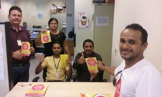 Durante a semana, o SINDJUS-MA realizou ações de mobilização para o "Adesivaço" da Av. Litorânea.