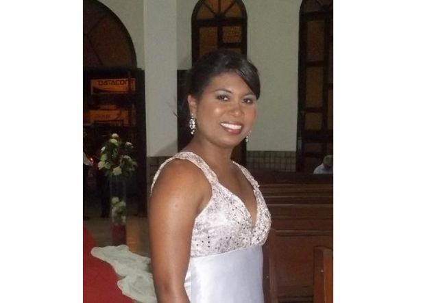 foto/divulgação A oficial de justiça Núbia Casandra (foto) ficou sobre a mira de uma arma. 
