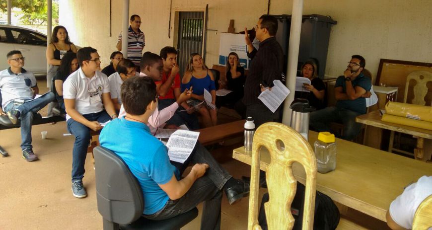 Servidores da Comarca de Açailândia atentos a informações do presidente do Sindjus-MA, Aníbal Lins