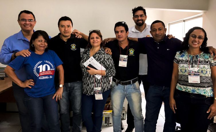 Servidores reunidos para Assembleia Regional em Morros