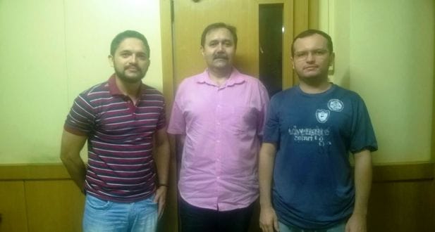 Da esquerda para à direita: Artur Filho, o juiz  Alexandre Abreu Lopes, e Fredson Costa.
