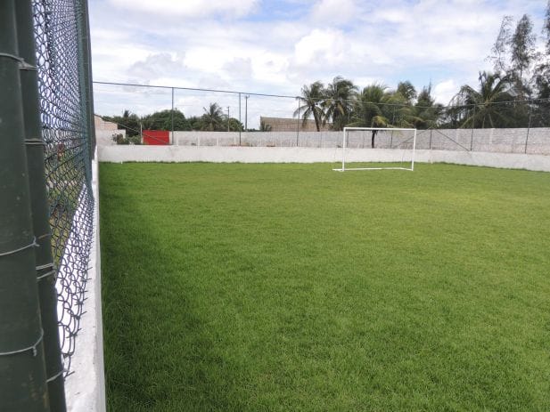 Campo de futebol é uma realidade da sede social