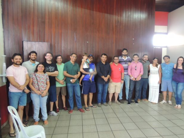 Diretoria do SINDJUS/MA e Analistas Judiciários ao final da plenária.