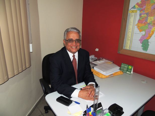 O advogado Alcebíades Dantas Tavares assessor jurídico do SINDJUS-MA em matéria administrativa.
