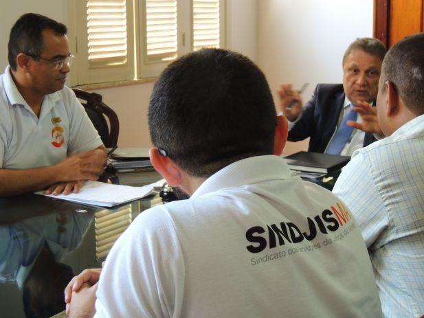 Dirigentes do Sindjus-MA reunidos com o presidente do TJMA, desembargador Cleones Cunha