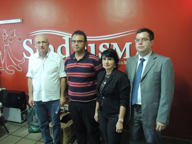 João José Farah, do SINTAF/MA, Aníbal Lins, do SINDJUS/MA, Bernadeth Rodrigues e Danilo da Canhota, ambos do SINDAECEMA.