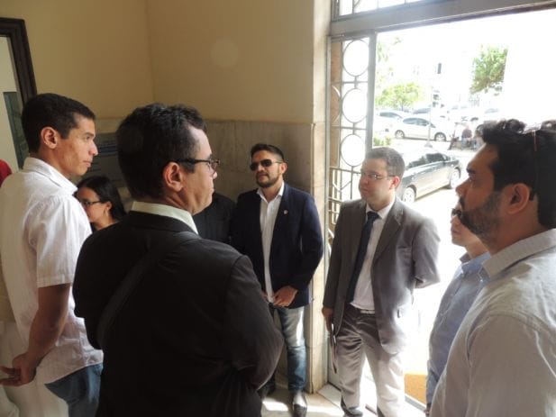 Servidores e dirigentes do SINDJU-MA reuniram-se após o aiamento do julgamneto da Rescisória n° 36.586/2014
