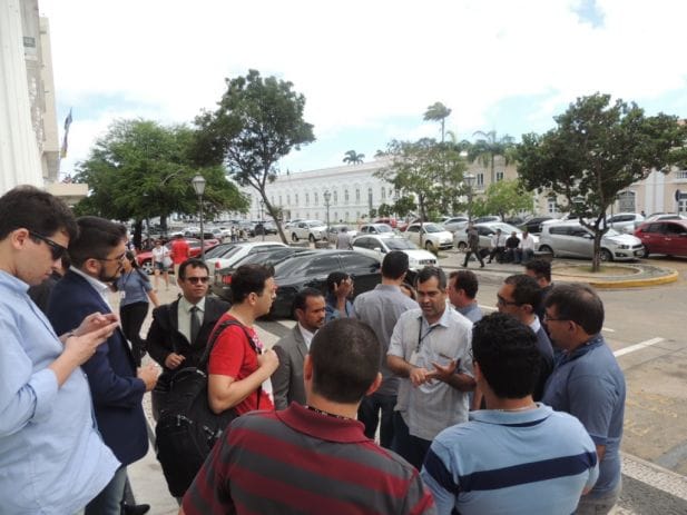 Os servidores que compareceram se mostraram vigilantes e mobilizados para defender a manutenção dos 21,7%