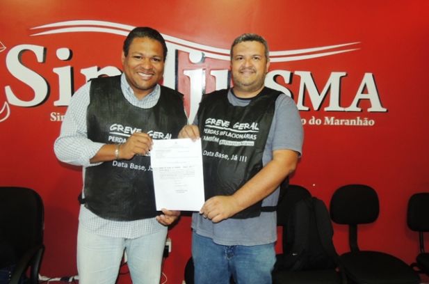 Da esquerda para à direita. Os servidores Marco Gilson e Aidil Neto que protocolaram a petição solicitando a audiência pública.