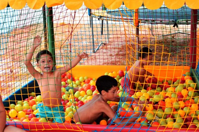 As crianças tiveram um parquinho infantil a disposição o dia todo