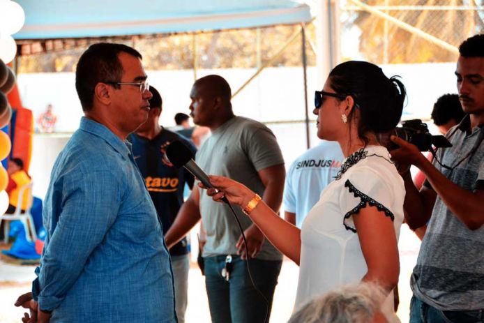 Presidente do Sindjus-MA, Aníbal Lins, concedendo entrevista para a Imprensa