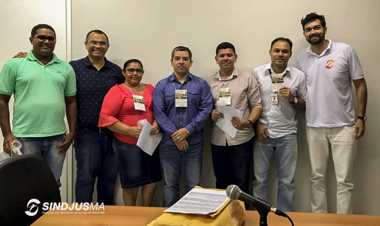 Servidores reunidos em Santa Luzia do Paruá