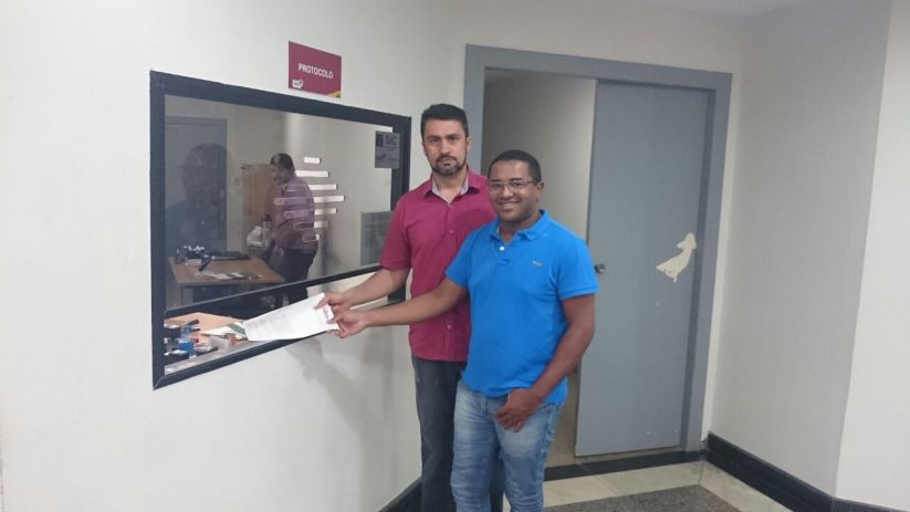 O requerimento foi protocalado pelos direitores do SINDJUS/MA, Márcio Luís e George de Jesus dos Santos, repectivamente, presidente em exercício e secretário de cultura.