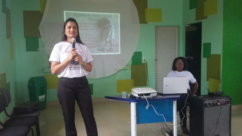 As servidoras Mônica Leite, psicóloga (à esquerda) e Ana Sheila Muniz, assistente social (à direita).
