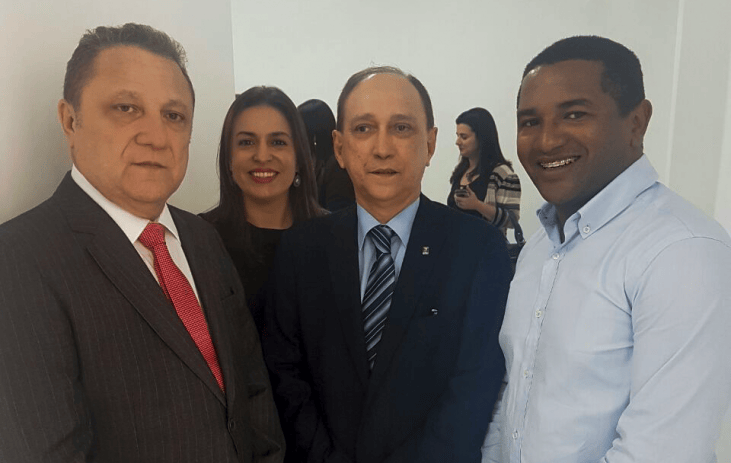Cleones Cunha (Presidente do TJMA), Odete Trovão( Juíza diretora do Fórum), Lorival Serejo (Desembargador), George Fereira ( Vice-Presidente do Sindjus-MA) 