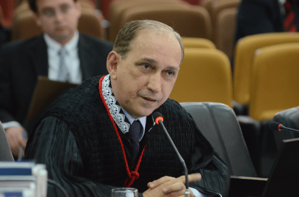 Desembargador Lourival Serejo, presidente da comissão que elabora o projeto do novo PCCV. Foto: Divulgação/TJMA