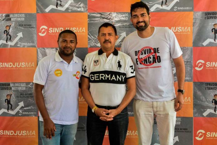 o vice-presidente do Sindjus-MA, George Ferreira; Desembargador José Joaquim, e o secretário de Mobilização do Sindicato, Pedro Davi Araújo
