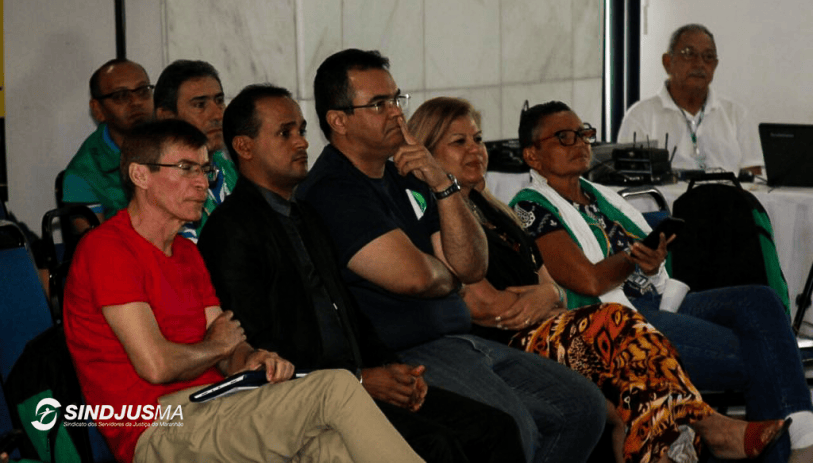 Fagner Damasceno e Aníbal Lins, ambos de preto, ao centro, acompanhando o Congresso da CSPB