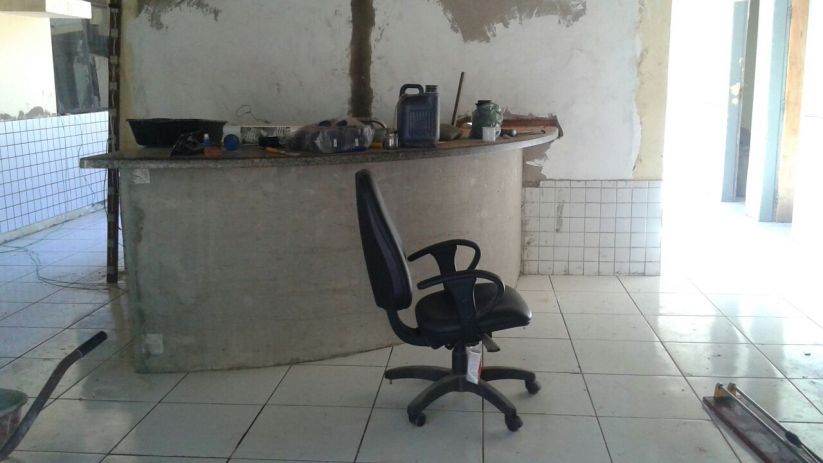 Foram retirados os entulhos dos corredores do Fórum.