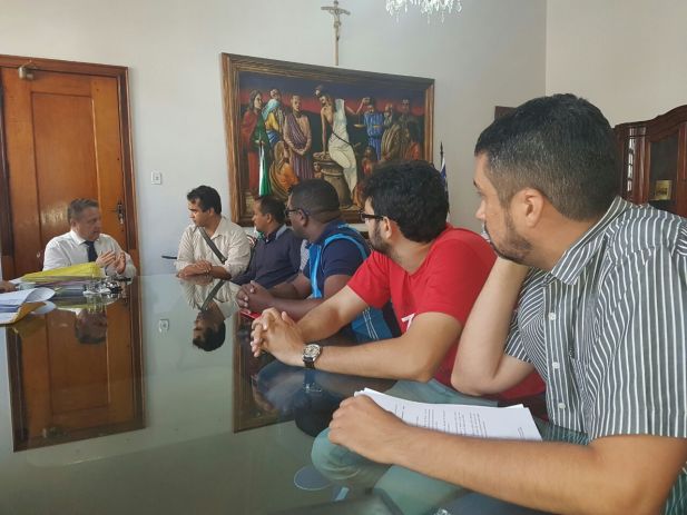 Os Diretores do SINDJUS/MA em reunião com o presidente do TJ/MA Desembargador Cleones Cunha em reunião na manhã desta quarta-feira (16/11).