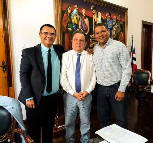 Aníbal Lins; o presidente do TJMA, desembargador Cleones Cunha; e o secretário de Esportes do Sindicato, Marcos Gilson Amaral