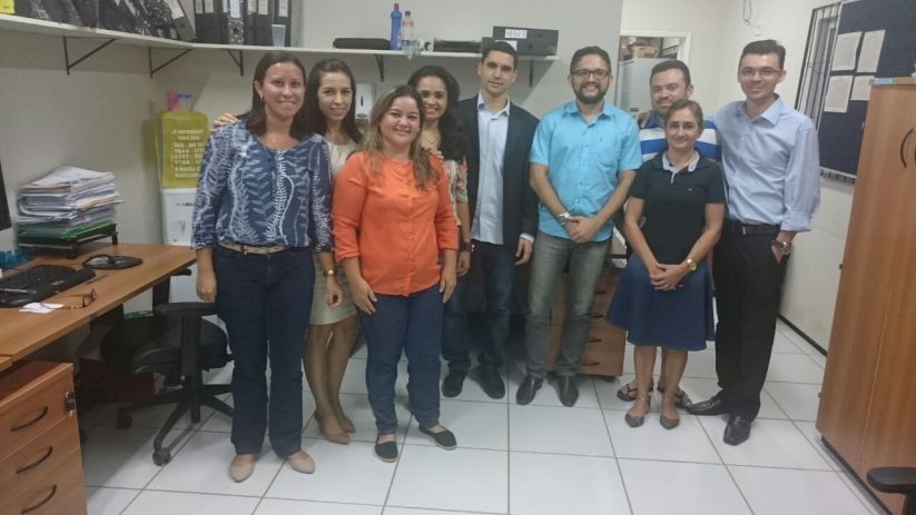 Em Lago da Pedra o SINDJUS/MA foi recebido pelo magistrado Marcelo Farias (centro de terno).