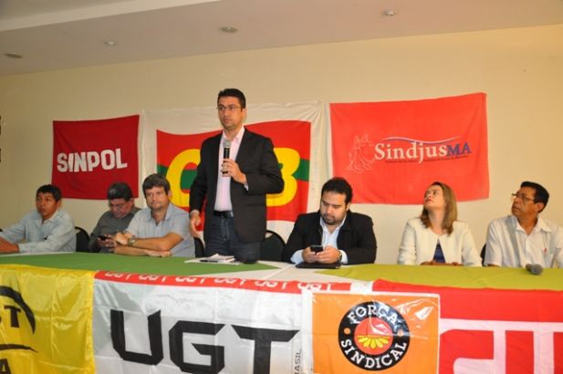Ao centro o Secretário Geral do SINDJUS-MA, Márcio Luís Andrade, intermediou a reunião.