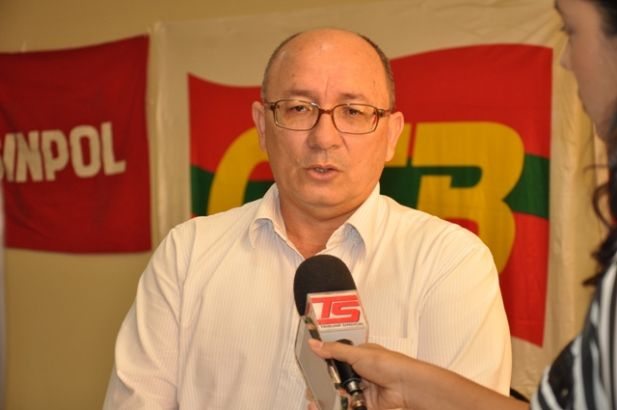 Heleudo Moreira (Sinpol) também aguarda o início do diálogo.