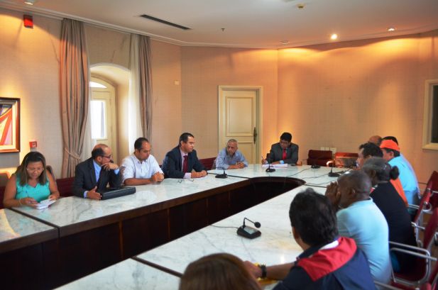 Líderes das Centrais Sindicais reunidos com os secretários Márcio Jerry e Francisco Gonçalves