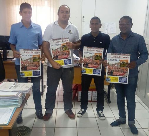 George dos Santos com os servidores da comarca de São Vicente Ferrer.