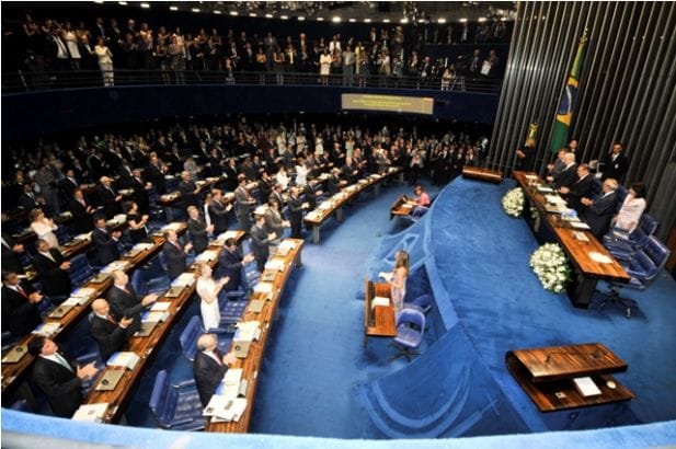 Senado disponibiliza enquete sobre o PLC 030/2007. Votação está aberta pela internet.