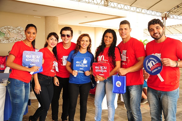 Após a assembleia, os servidores tiveram um momento de confraternização.