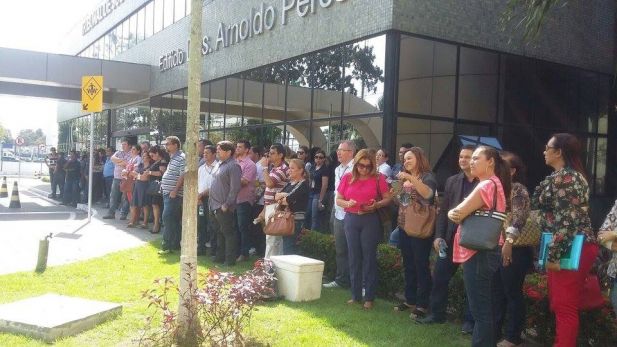 Servidores do TJAM durante manifestação
