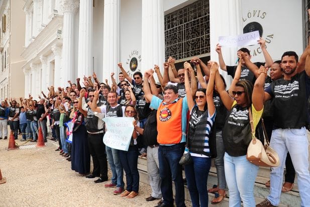 Na última greve da categoria que durou 70 dias, em 2015, a reposição de 6,3% foi a principal reivindicação dos servidores.